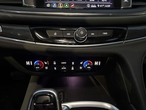 Used 2020 Buick Enclave Premium w/ Sun and Sites Package image 19