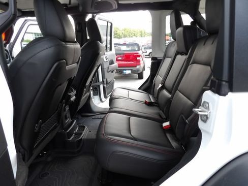 Used 2026 Jeep Wrangler Unlimited Rubicon w/ Safety Group AWD/4WD image 28