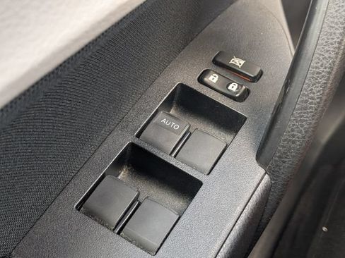 Used 2015 Toyota Corolla LE FWD image 24