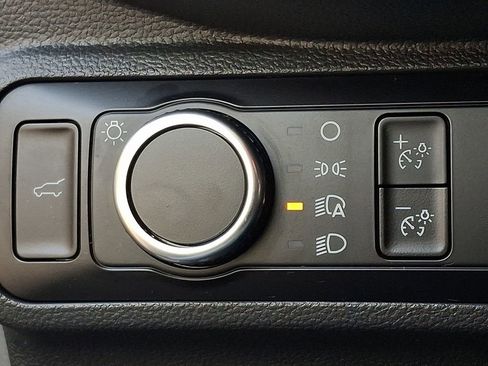 Used 2025 Ford Explorer Active image 25