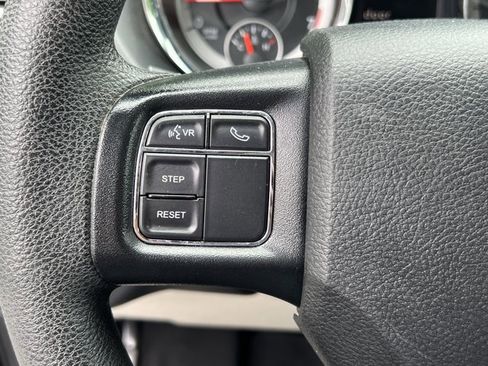 Used 2019 Dodge Grand Caravan SE w/ UConnect Hands-Free Group FWD image 23