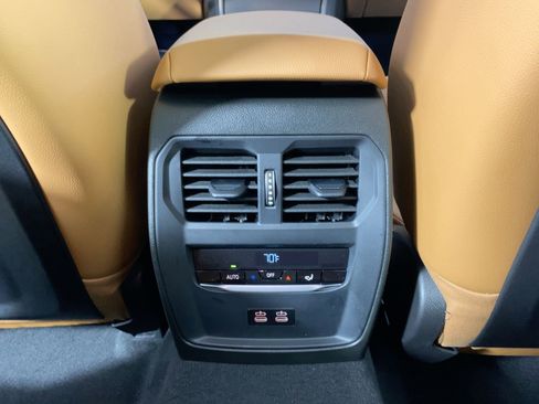 Used 2026 BMW 330i Sedan w/ M Sport Package image 29