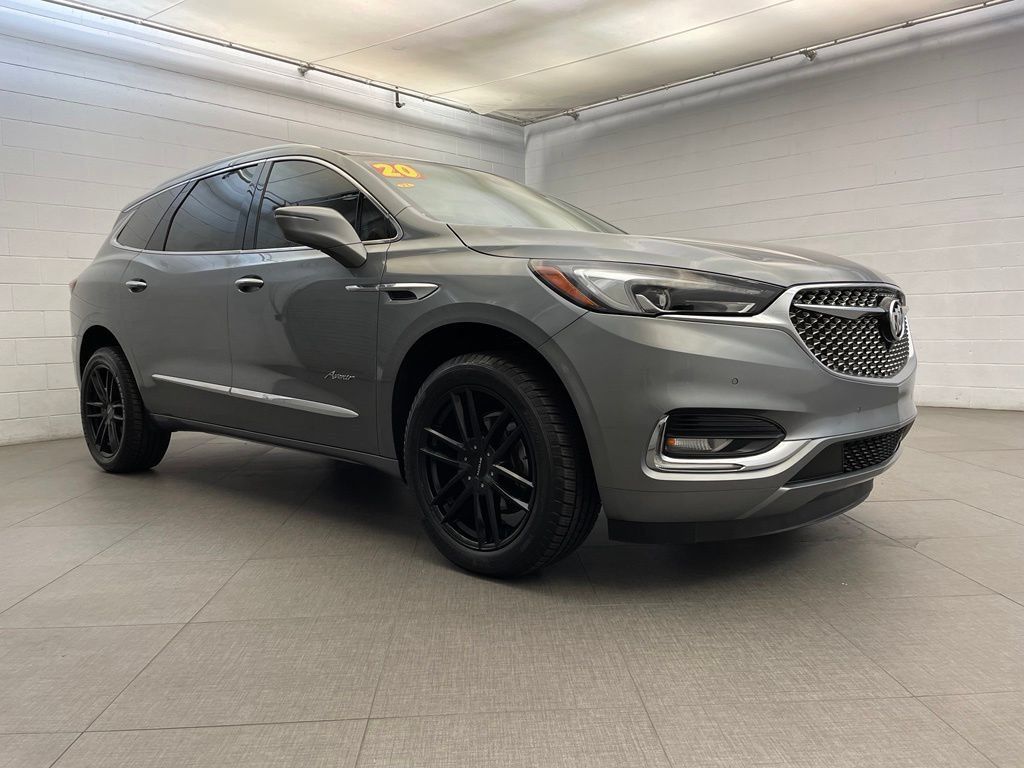 Used 2020 Buick Enclave Avenir w/ Avenir Technology Package FWD image 4