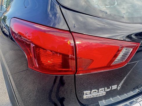 Used 2017 Nissan Rogue Sport SV AWD/4WD image 27