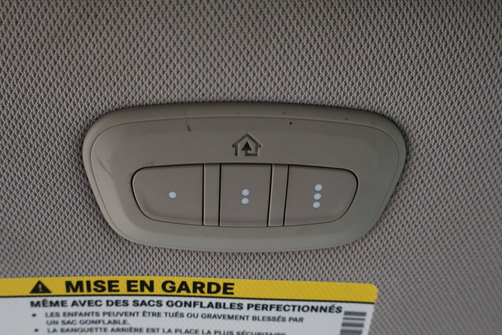 Used 2021 Chrysler Pacifica Touring-L FWD image 27