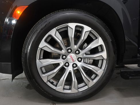 Used 2021 GMC Yukon XL Denali w/ Denali Ultimate Package image 35