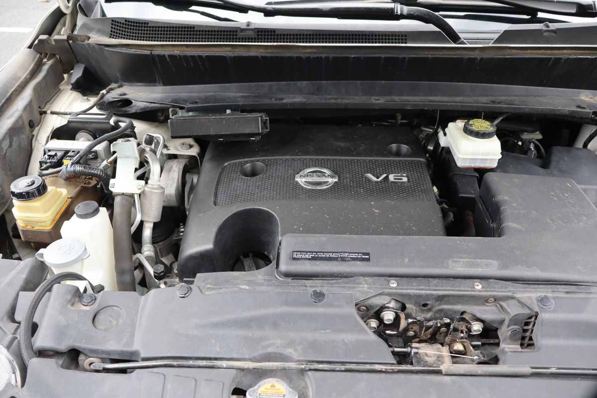 Used 2016 Nissan Pathfinder SV AWD/4WD image 39