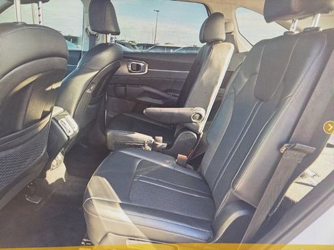 Used 2023 Kia Sorento SX image 6