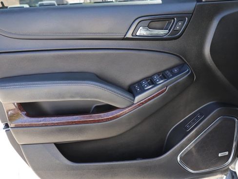 Used 2020 GMC Yukon XL SLT w/ Premium Edition image 12