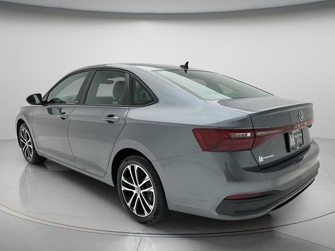 Used 2025 Volkswagen Jetta Sport FWD image 6