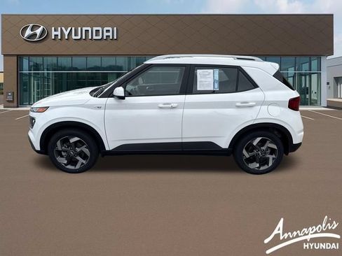 Certified 2026 Hyundai Venue SEL FWD image 2
