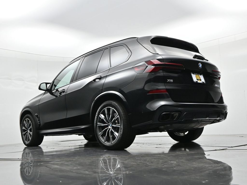 Used 2024 BMW X5 M60i AWD/4WD image 22