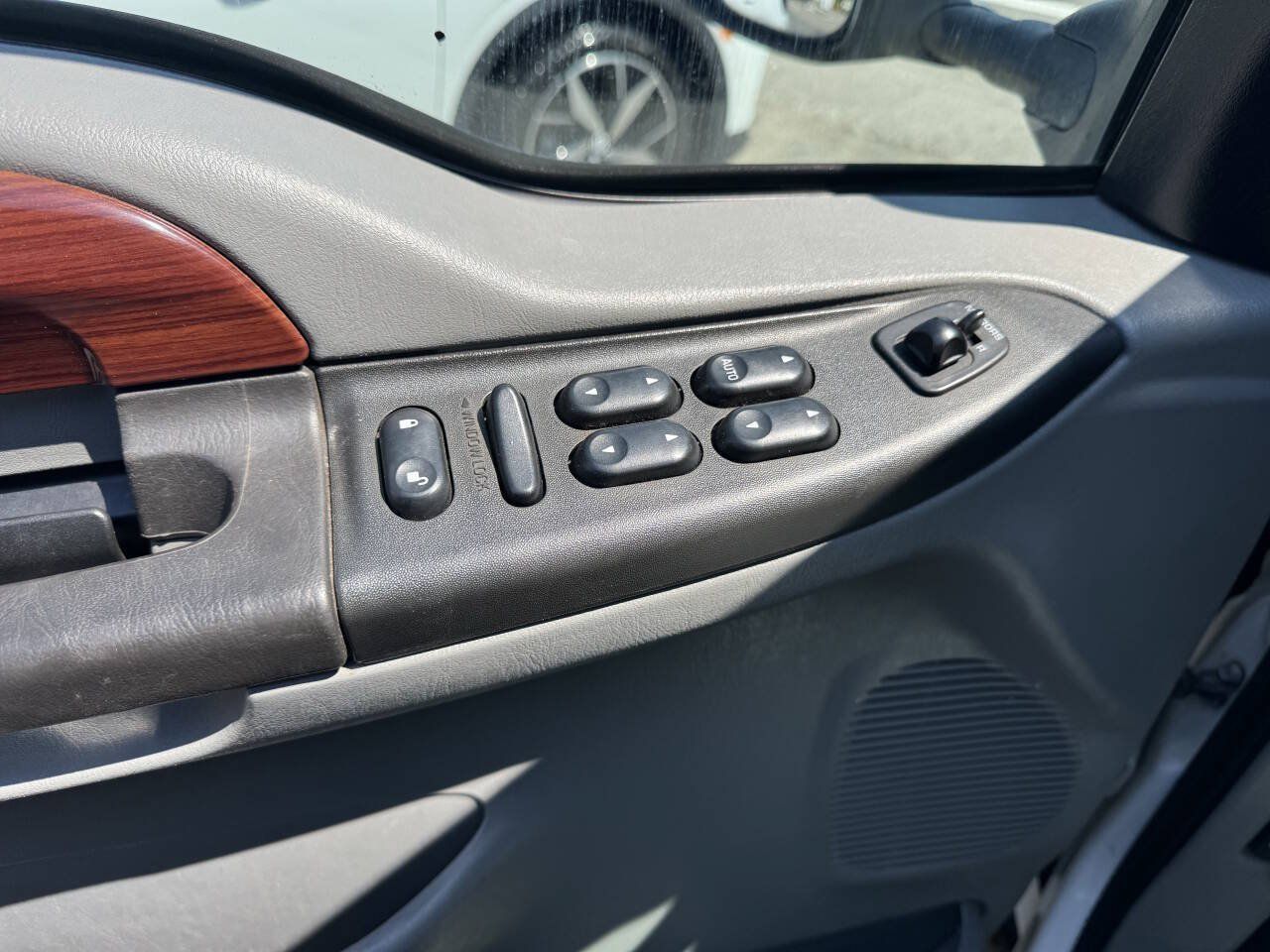 Used 2005 Ford F250 Lariat AWD/4WD image 11