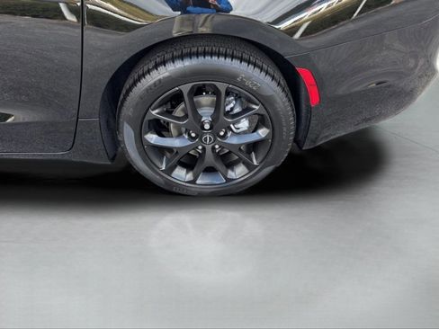 New 2026 Chrysler Pacifica Select w/ S Appearance Package image 25