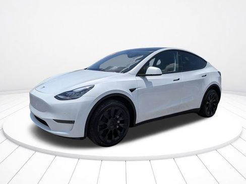 Used 2022 Tesla Model Y Long Range AWD/4WD image 7