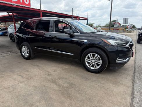 Used 2018 Buick Enclave Essence w/ Trailering Package image 11