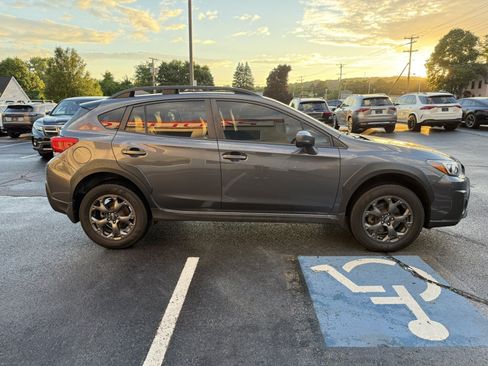 Used 2021 Subaru Crosstrek 2.5i Sport w/ Moonroof Package AWD/4WD image 4