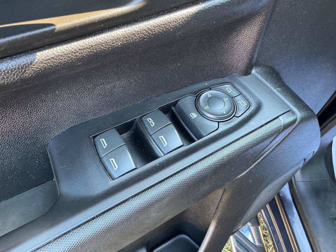 Used 2023 Chevrolet Silverado 1500 Custom AWD/4WD image 27