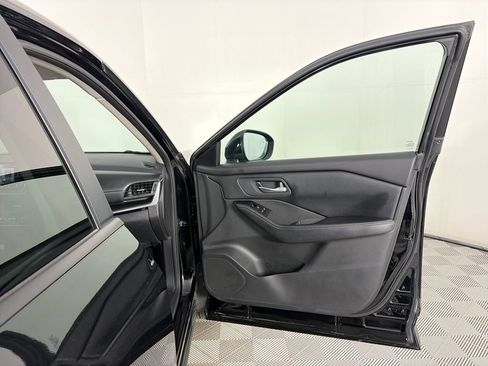 Used 2024 Nissan Rogue SV AWD/4WD image 29