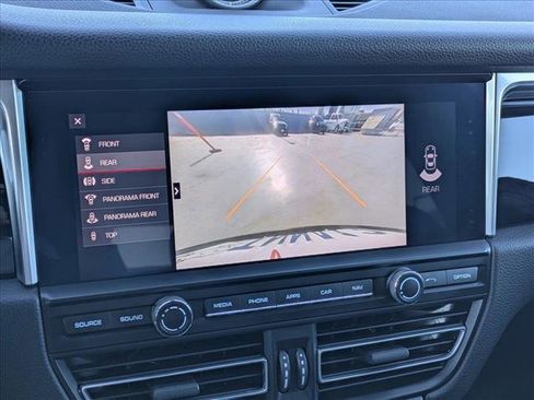 Used 2021 Porsche Macan image 13