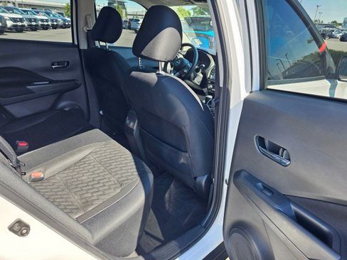 Used 2022 Nissan Kicks SV image 15