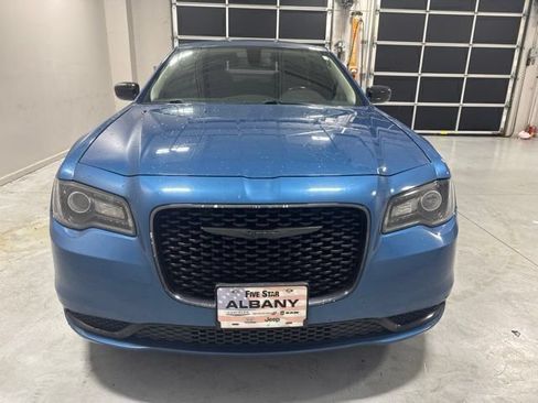 Used 2020 Chrysler 300 Touring w/ Sport Appearance Package RWD image 3