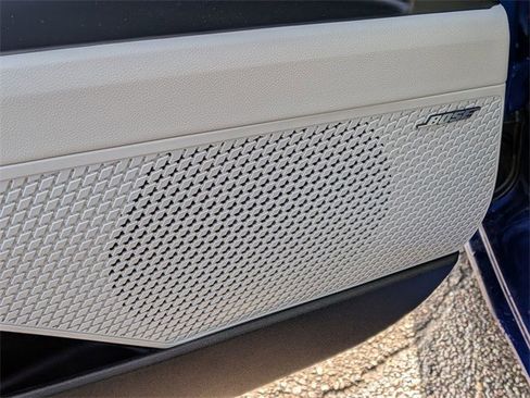 Used 2025 Hyundai Elantra Limited image 10