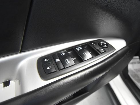 Used 2018 Dodge Journey SXT w/ Connectivity Group FWD image 5