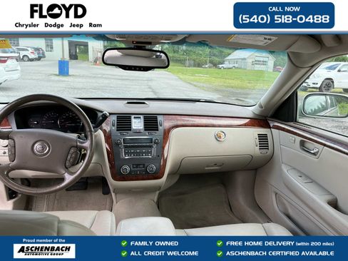 Used 2006 Cadillac DTS w/ Trunk Convenience Package FWD image 23