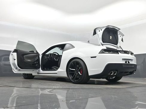 Used 2014 Chevrolet Camaro SS w/ SS Performance Package image 45
