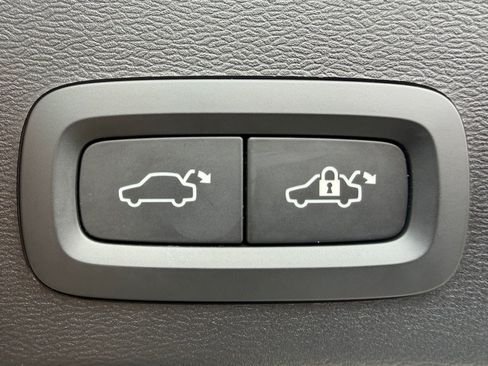 Used 2023 Volvo XC40 Recharge Plus AWD/4WD image 47