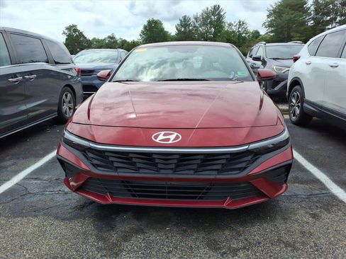 Used 2024 Hyundai Elantra SEL FWD image 6