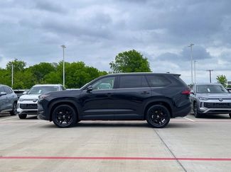 Used 2025 Toyota Grand Highlander FWD video 2