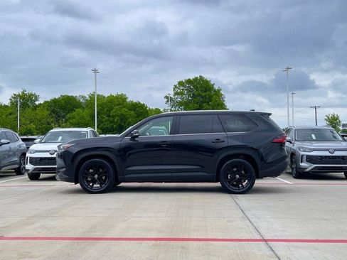 Used 2025 Toyota Grand Highlander FWD image 2