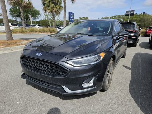 Used 2019 Ford Fusion Titanium image 2