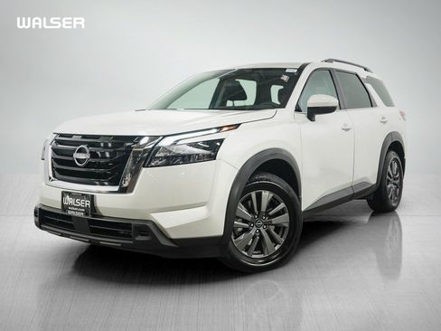 Used 2024 Nissan Pathfinder SV AWD/4WD image 1