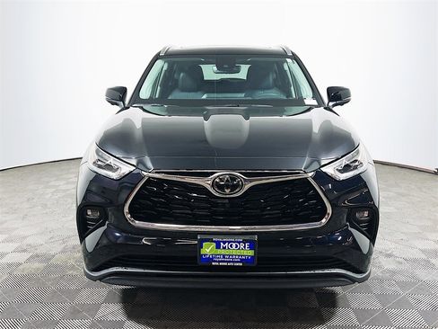 New 2026 Toyota Highlander Limited image 3