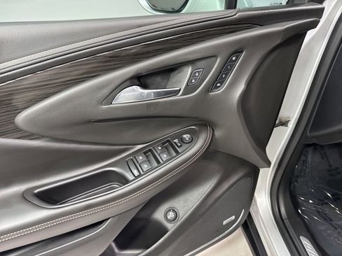 Used 2018 Buick Envision Premium image 10