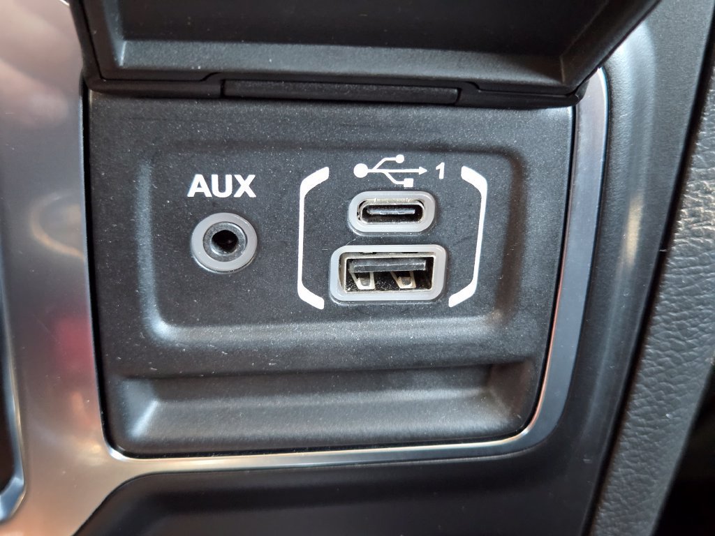 Used 2022 Jeep Wrangler Sport AWD/4WD image 12