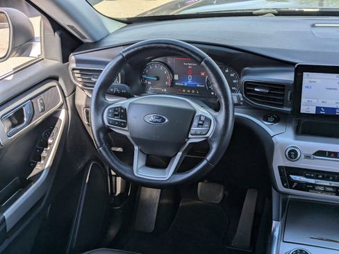 Used 2021 Ford Explorer XLT w/ Equipment Group 202A image 16