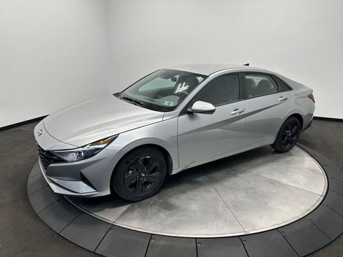 Certified 2021 Hyundai Elantra SEL FWD image 4
