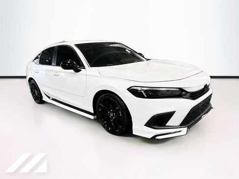 Used 2023 Honda Civic Sport image 3