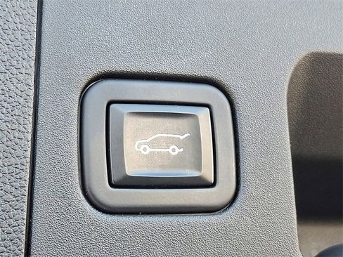 Certified 2023 Cadillac XT4 Premium Luxury w/ Technology Package image 30