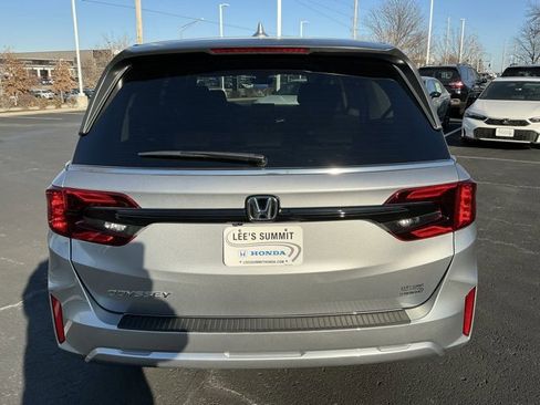 Used 2026 Honda Odyssey EX-L image 4