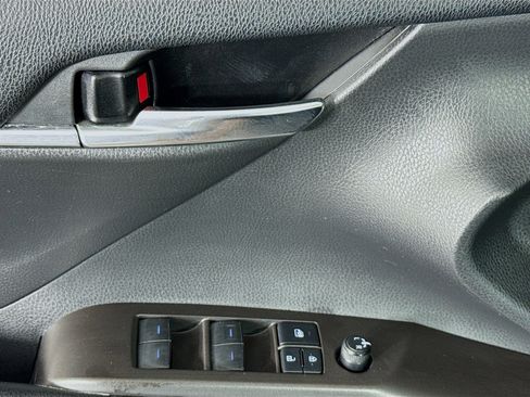 Used 2021 Toyota Camry LE image 22