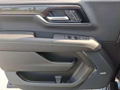 New 2026 GMC Yukon Elevation w/ Elevation Premium Package AWD/4WD image 9