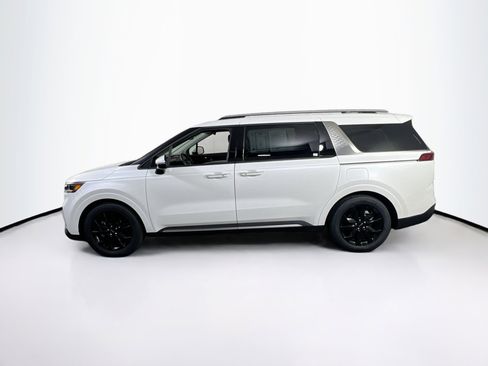 Used 2024 Kia Carnival SX FWD image 8