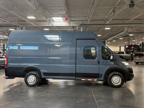 Used 2024 RAM ProMaster 3500 FWD image 3