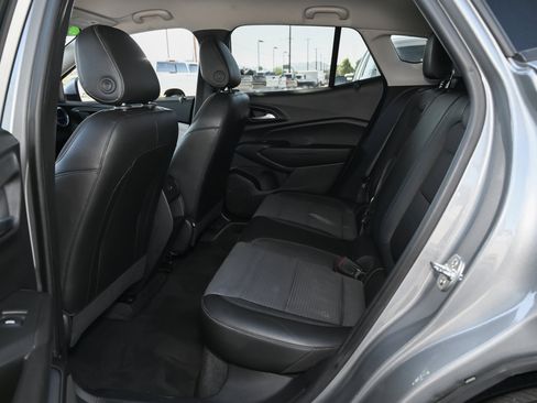 Used 2025 Chevrolet Trax LT w/ LT Convenience Package image 34