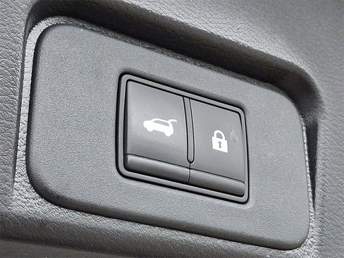 Used 2022 Nissan Rogue SL w/ SL Premium Package image 34